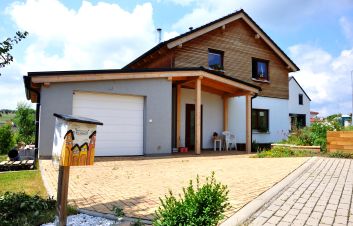 Modern&iacute; dřevostavby maj&iacute; dlouhou životnost, jsou bezpečn&eacute;, ekologick&eacute; a nevad&iacute; jim ani v&yacute;kyvy teplot