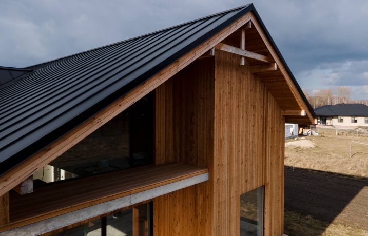 Dřevostavba sv&eacute;pomoc&iacute;: poř&aacute;dně si to promyslete