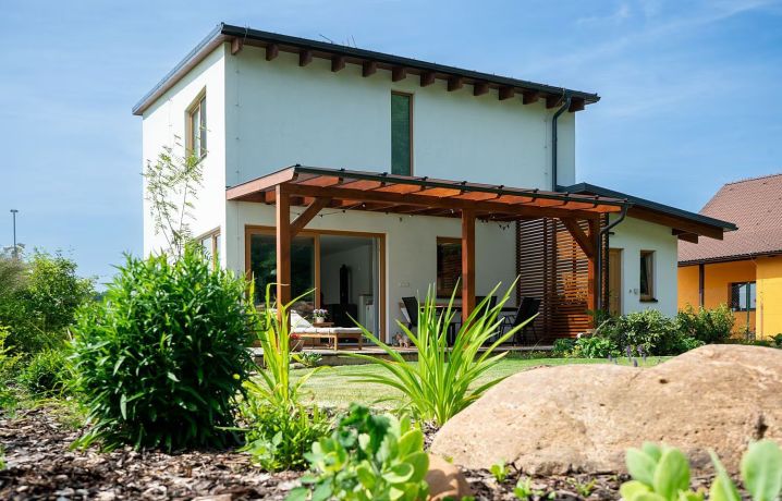 Projektové vs individuální dřevostavby: jak vybrat vhodné řešení pro vaše bydlení?