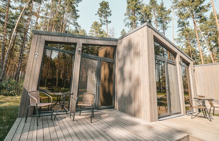 Spr&aacute;vn&aacute; p&eacute;če o dřevostavbu zajist&iacute; maxim&aacute;ln&iacute; komfort i funkčnost stavby na cel&aacute; desetilet&iacute; 