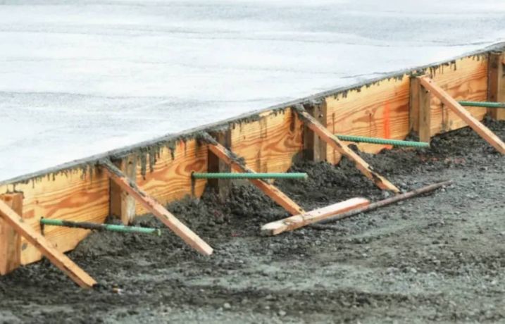 Vybíráme ideální základovku pro dřevostavbu: Deska, piloty nebo základové pasy?