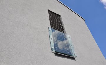 Prostorn&yacute; designov&yacute; rodinn&yacute; dům, Nučice u Rudn&eacute;. N&iacute;zkoenergetick&aacute; dřevostavba s dif&uacute;zně uzavřen&yacute;m stěnov&yacute;m syst&eacute;mem ALFA PASIV, individu&aacute;ln&iacute; zak&aacute;zka na kl&iacute;č ALFAHAUS.