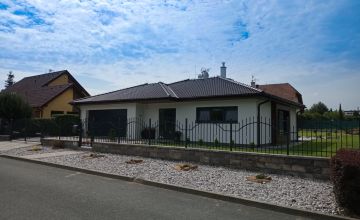 Alfahaus: rodinný dům Horoušany u Prahy, systém Alfa Difu