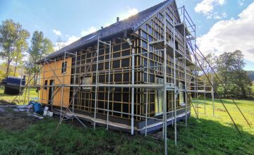 Výstavba rodinného nízkoenergetického domu na Strakonicku, zakázková výroba Alfahaus