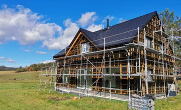 Výstavba rodinného nízkoenergetického domu na Strakonicku, zakázková výroba Alfahaus