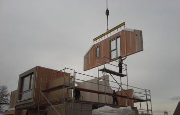 Pr&aacute;vě stav&iacute;me v Pečk&aacute;ch u Kol&iacute;na