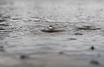 Vyšší stočné pro dotované splachování dešťovou vodou?