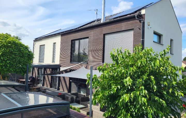 Reference: designov&yacute; rodinn&yacute; dům 6+KK v Božkově